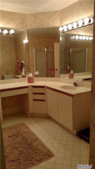 5251 Europa Dr, Boynton Beach, FL 33437