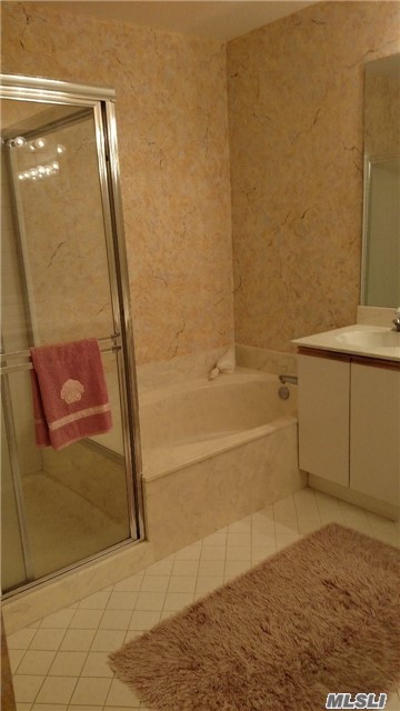 5251 Europa Dr, Boynton Beach, FL 33437