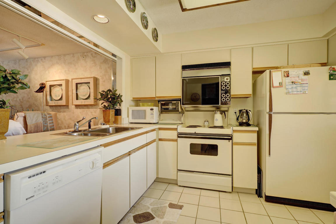 6438 Aspen Glen Circle, Boynton Beach, FL 33437