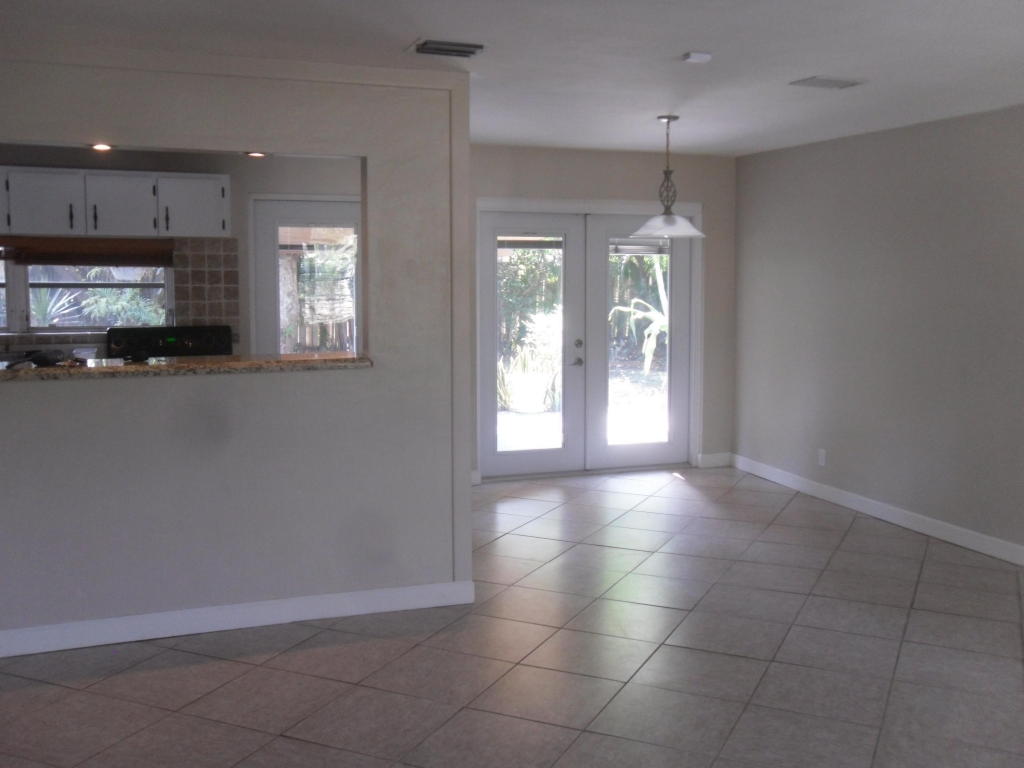 952 SE 4 Court, Deerfield Beach, FL 33441