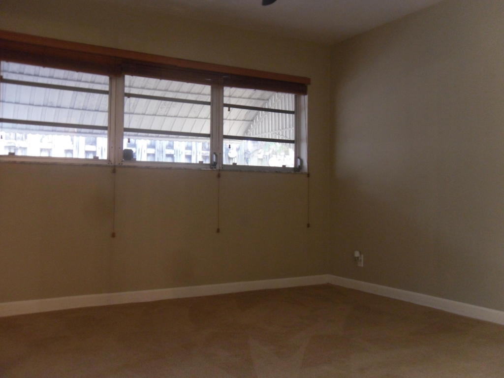 952 SE 4 Court, Deerfield Beach, FL 33441