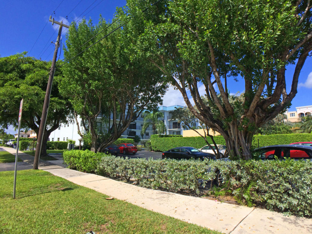 1975 SE 3rd Street, Deerfield Beach, FL 33441