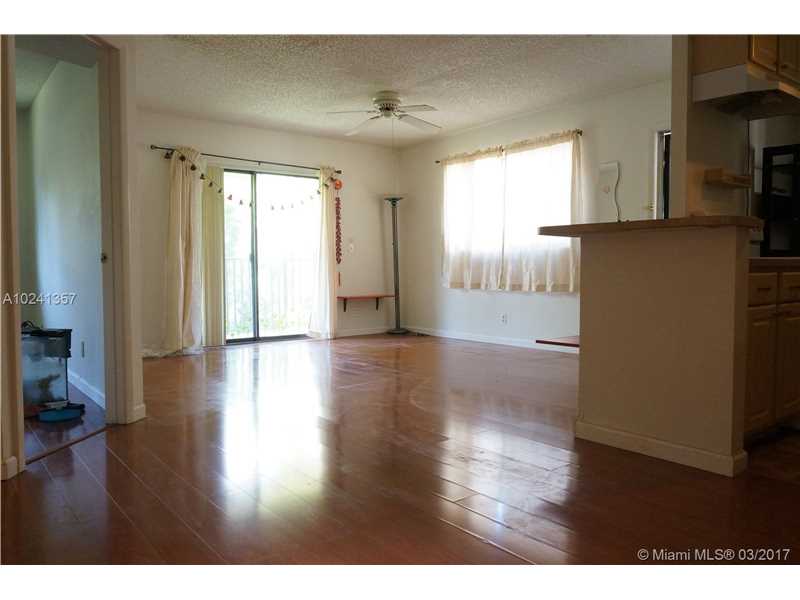 567Trace Cir, Deerfield Beach, FL 33441
