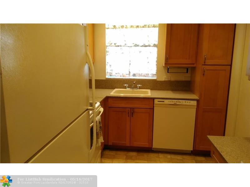 808 SE 7th St 203-B, Deerfield Beach, FL 33441