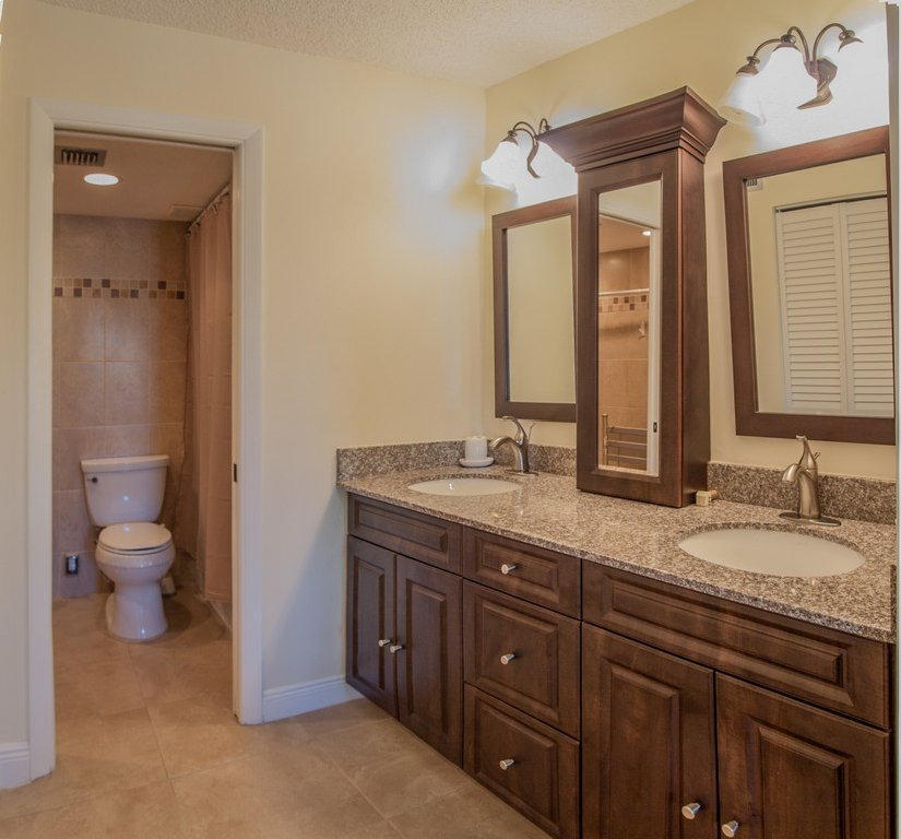 445 SE 21st Avenue, Deerfield Beach, FL 33441