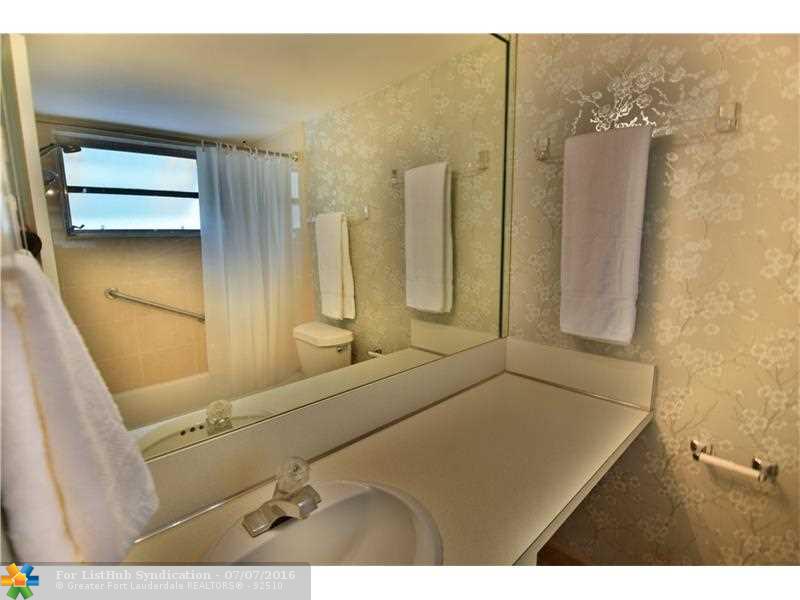 804 SE 7th St 301D, Deerfield Beach, FL 33441