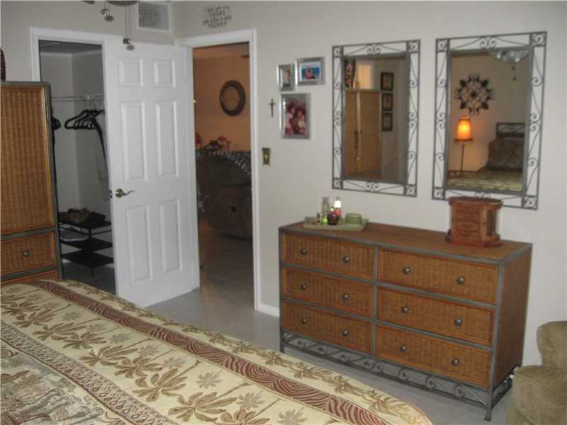 608 Southwest Natura Blvd, Deerfield Beach, FL 33441