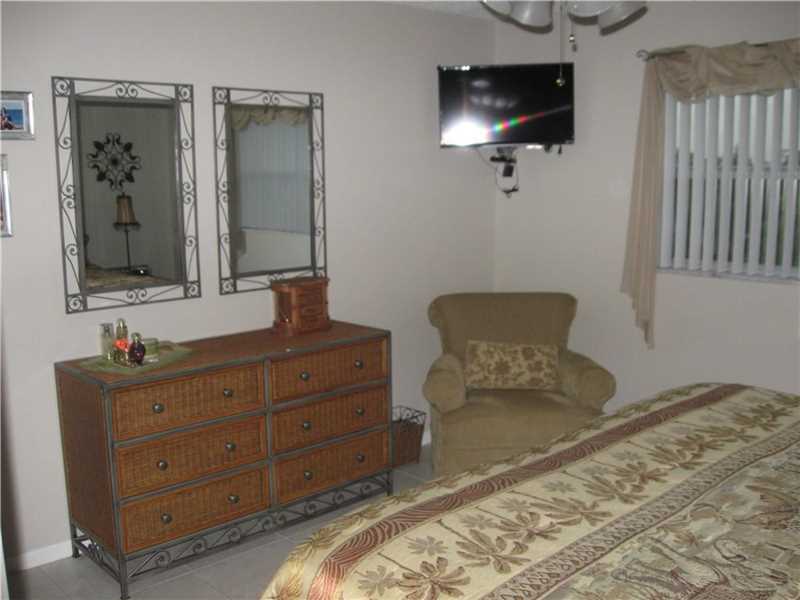 608 Southwest Natura Blvd, Deerfield Beach, FL 33441