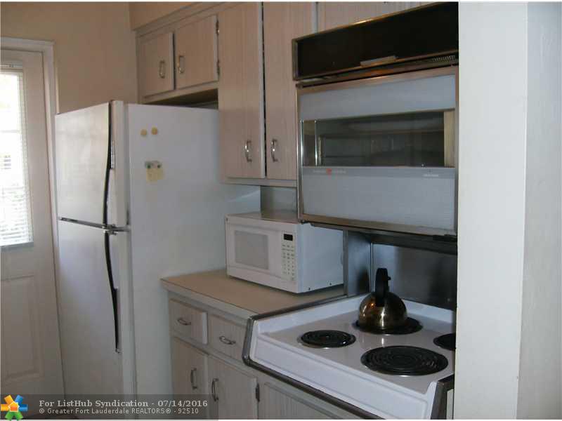 222 N Federal Hwy 109, Deerfield Beach, FL 33441