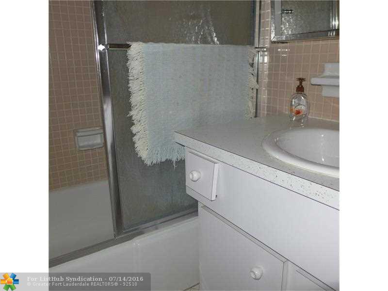 222 N Federal Hwy 109, Deerfield Beach, FL 33441