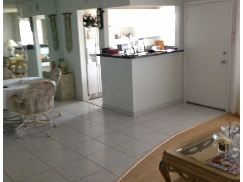 802 SE 7th St, Deerfield Beach, FL 33441