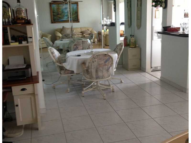 802 SE 7th St, Deerfield Beach, FL 33441
