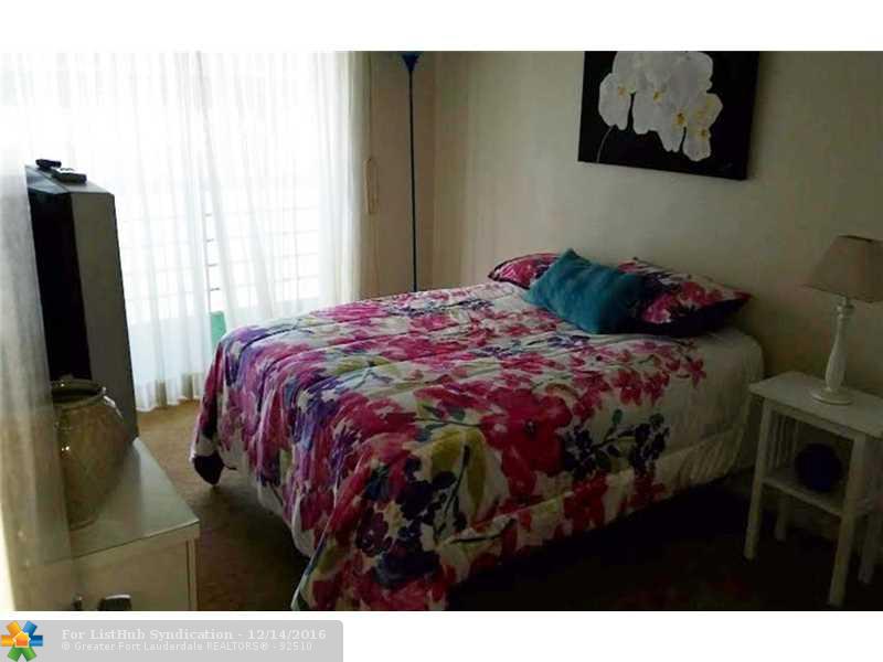 304 Markham N, Deerfield Beach, FL 33442