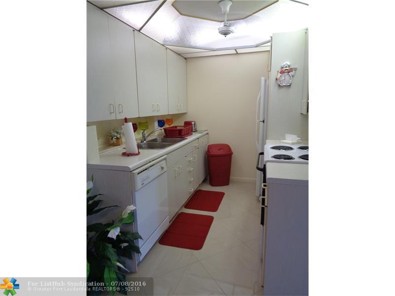 2033 Harwood D 2033, Deerfield Beach, FL 33442