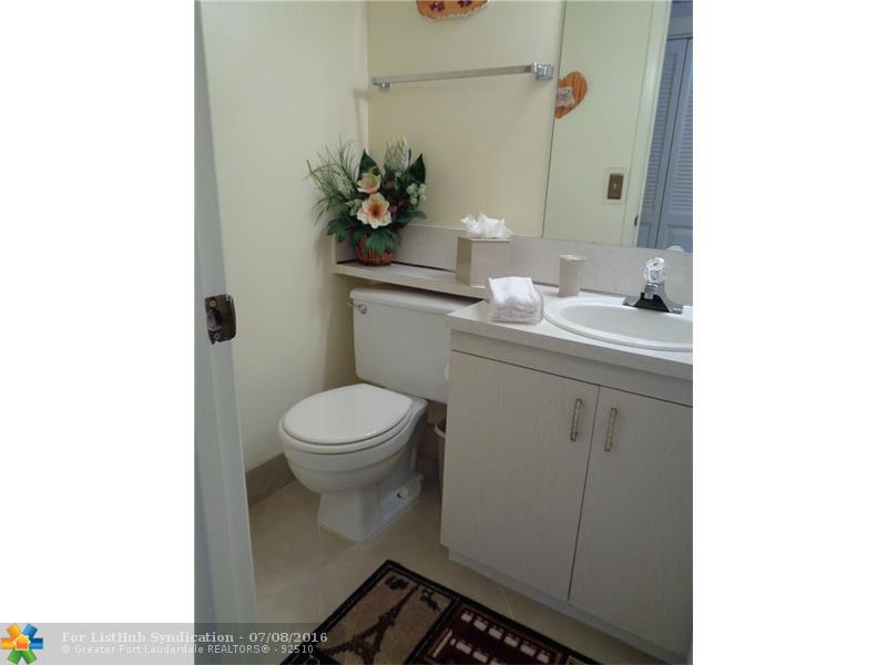 2033 Harwood D 2033, Deerfield Beach, FL 33442