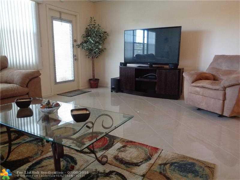 2033 Harwood D 2033, Deerfield Beach, FL 33442