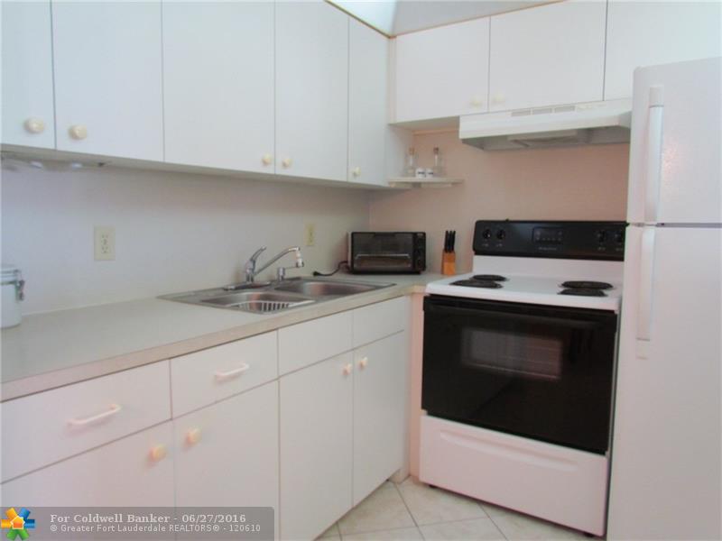 410 Tilford S, Deerfield Beach, FL 33442
