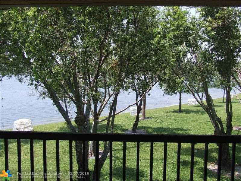 904 Congressional Way 904, Deerfield Beach, FL 33442
