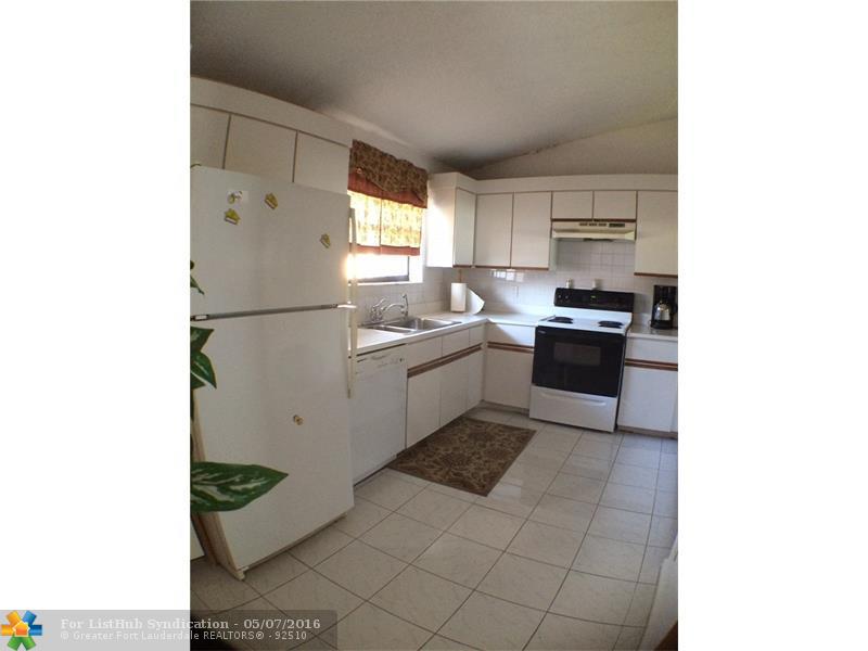 904 Congressional Way 904, Deerfield Beach, FL 33442