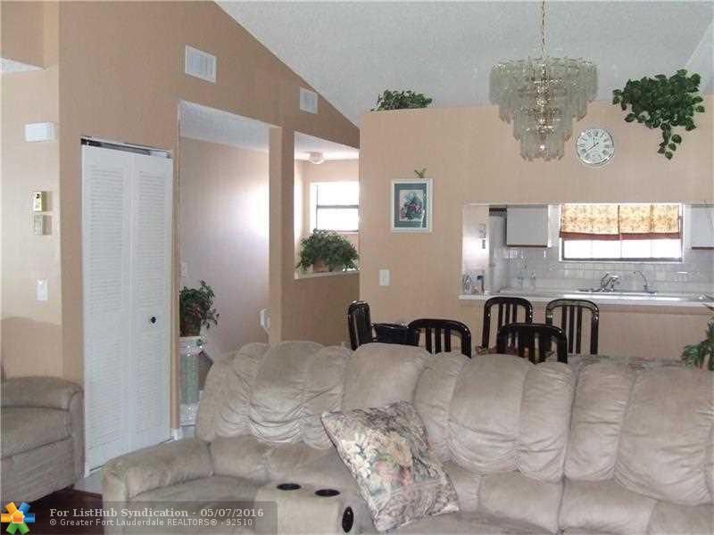 904 Congressional Way 904, Deerfield Beach, FL 33442
