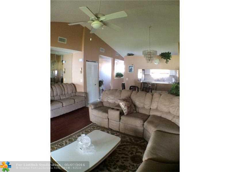 904 Congressional Way 904, Deerfield Beach, FL 33442