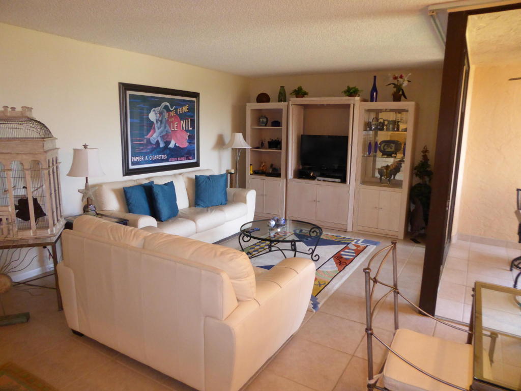 2255 Lindell Boulevard, Delray Beach, FL 33444