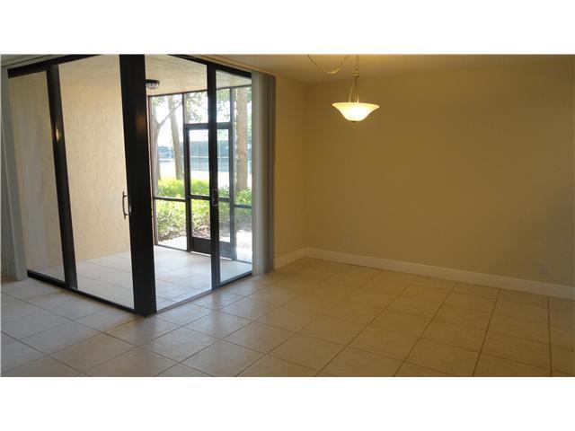 450 Egret Circle, Delray Beach, FL 33444