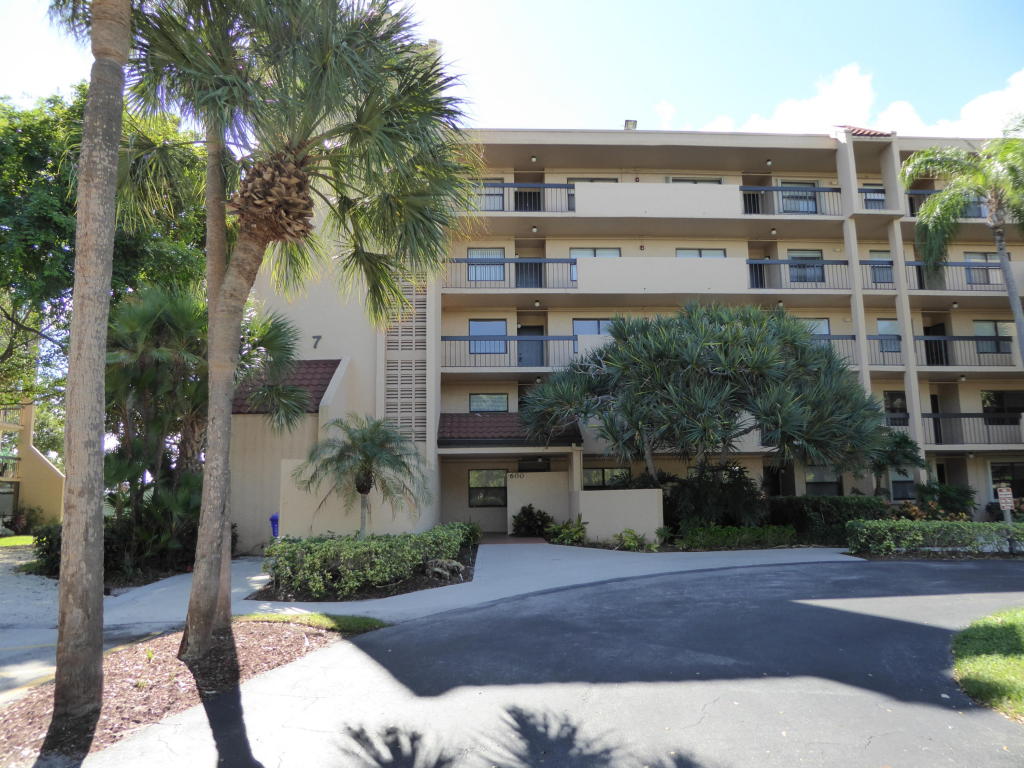 600 Egret Circle, Delray Beach, FL 33444