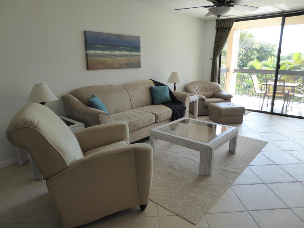 600 Egret Circle, Delray Beach, FL 33444