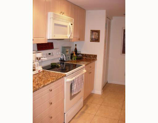 950 Lavers Circle Unit F103, Delray Beach, FL 33444