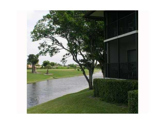 401 Greensward Lane, Delray Beach, FL 33445