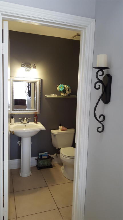 2135 NW 10th Street, Delray Beach, FL 33445