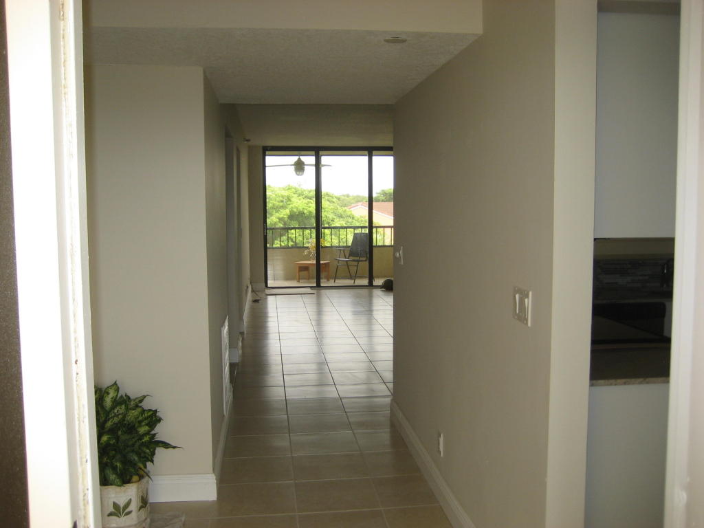 2070 Homewood Boulevard, Delray Beach, FL 33445
