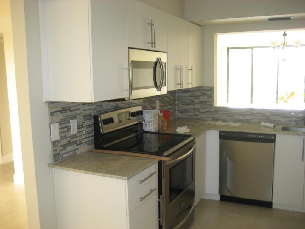 2070 Homewood Boulevard, Delray Beach, FL 33445