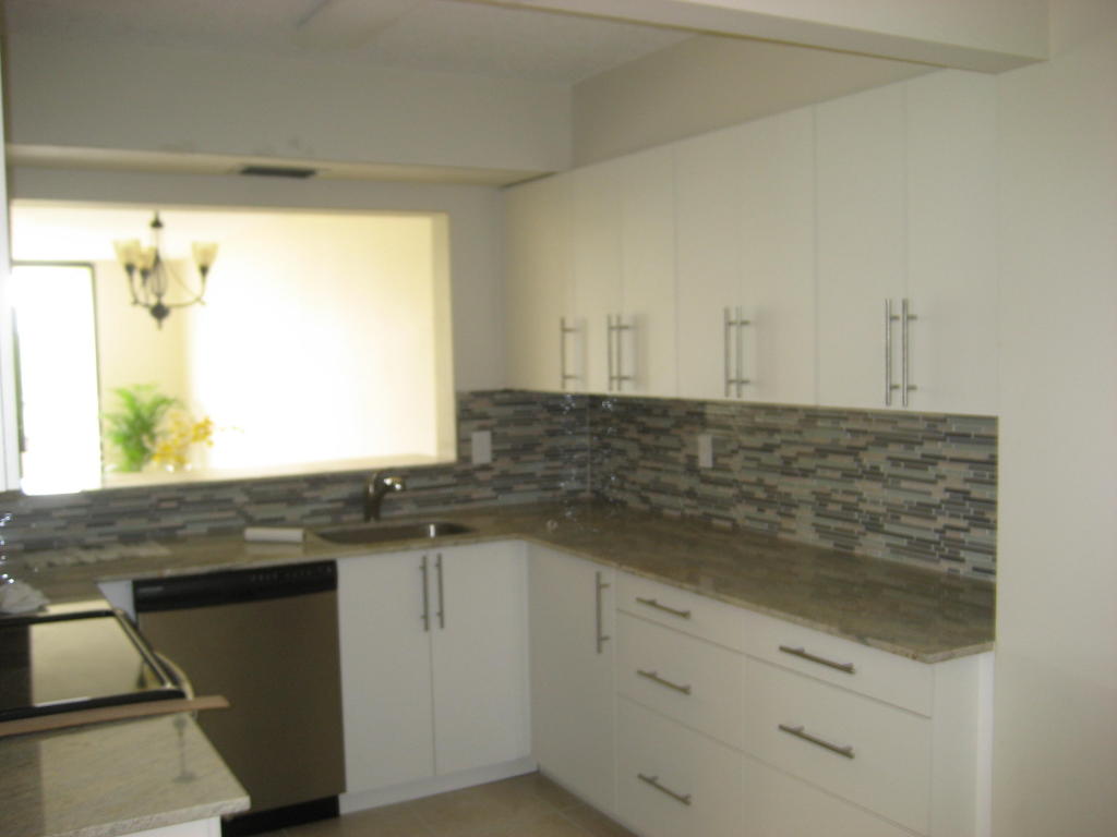 2070 Homewood Boulevard, Delray Beach, FL 33445