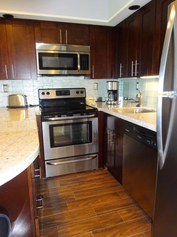 451 Greensward Lane, Delray Beach, FL 33445