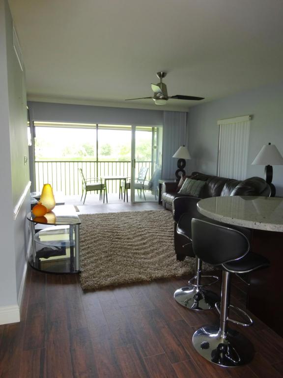 451 Greensward Lane, Delray Beach, FL 33445