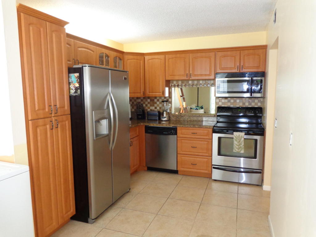 2929 Zorno Way, Delray Beach, FL 33445