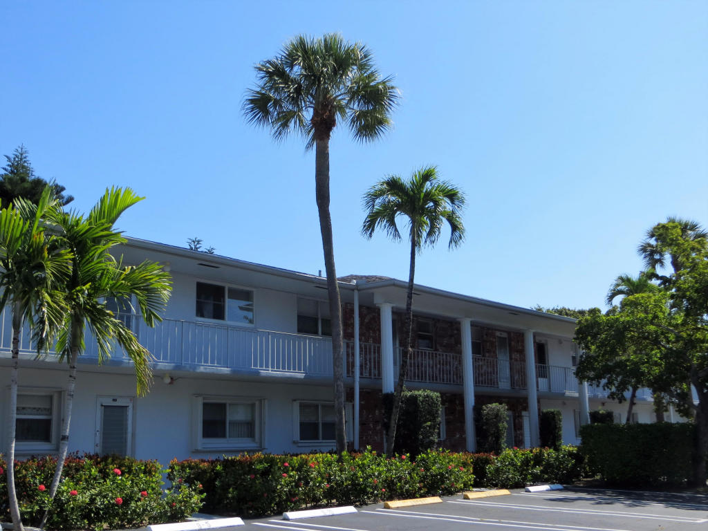 2320 SW 22nd Avenue, Delray Beach, FL 33445