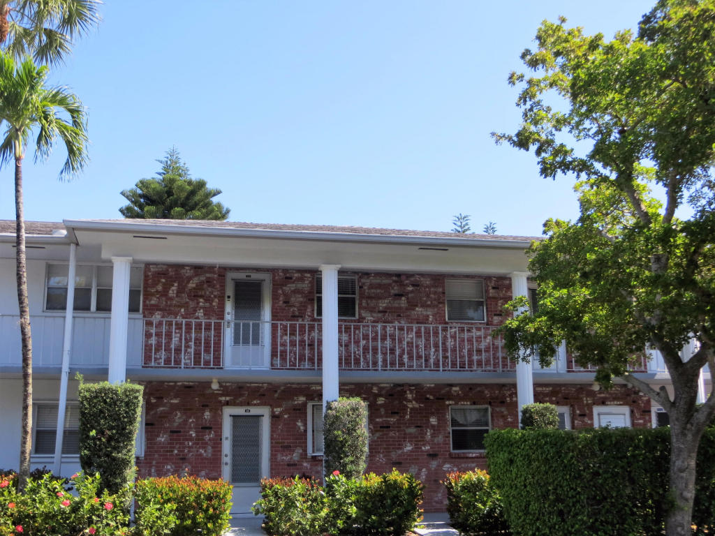 2320 SW 22nd Avenue, Delray Beach, FL 33445