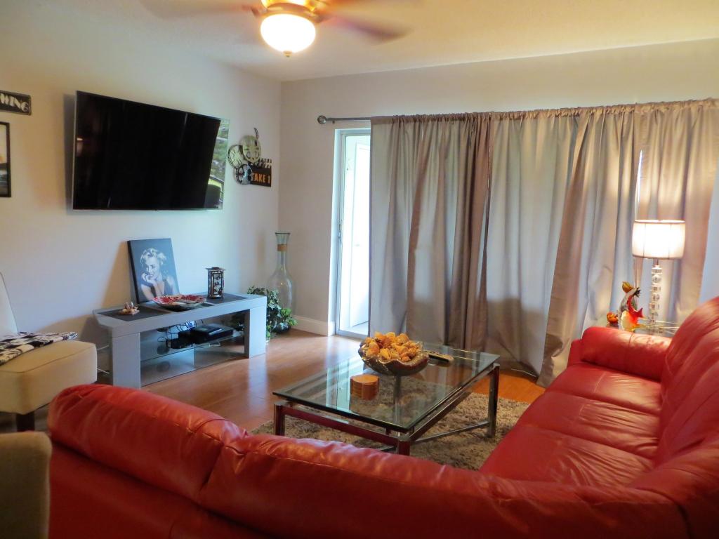 2320 SW 22nd Avenue, Delray Beach, FL 33445