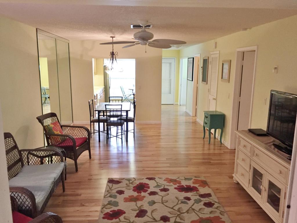 1440 SW 27th Avenue, Delray Beach, FL 33445