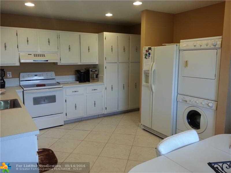 1810 NW 18th St 202, Delray Beach, FL 33445