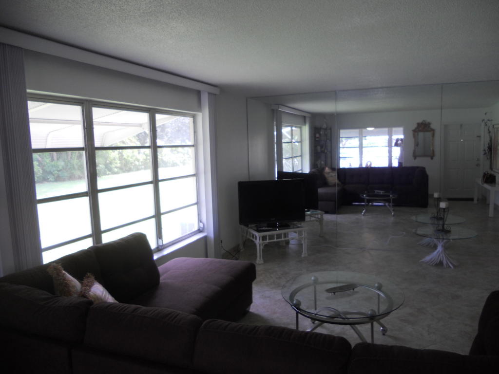 200 High Point Court E, Delray Beach, FL 33445