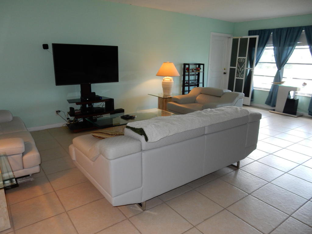 632 High Point Boulevard N, Delray Beach, FL 33445