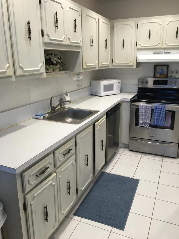 1031 Flame Vine Avenue, Delray Beach, FL 33445