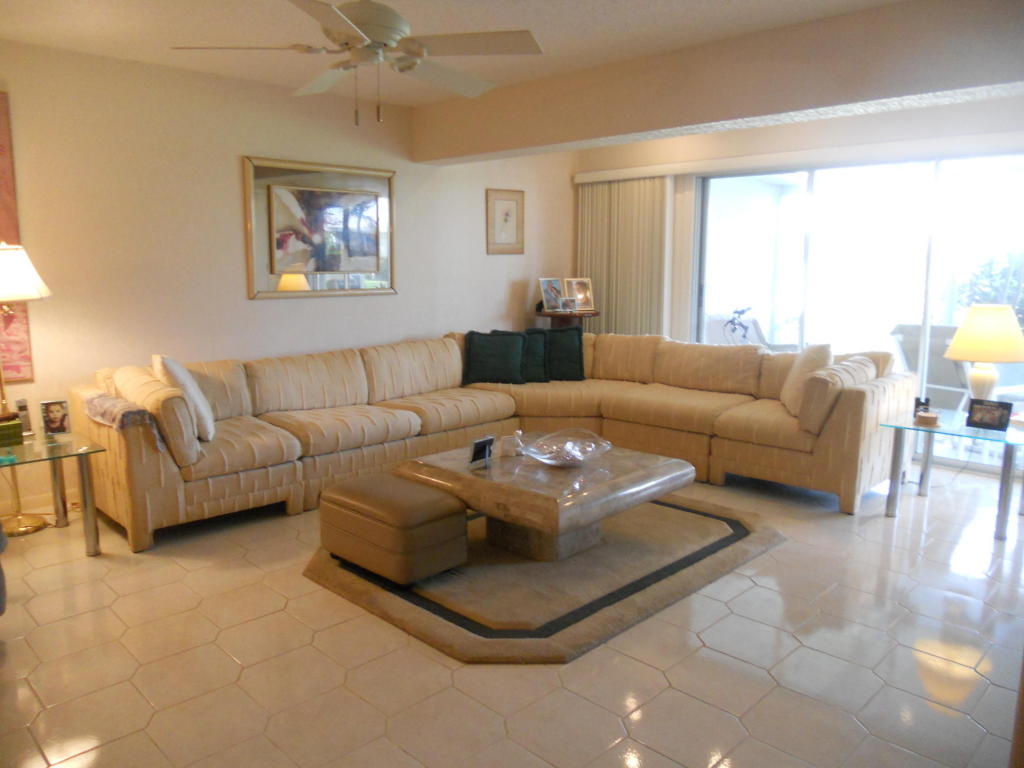 1670 NW 18th Avenue, Delray Beach, FL 33445