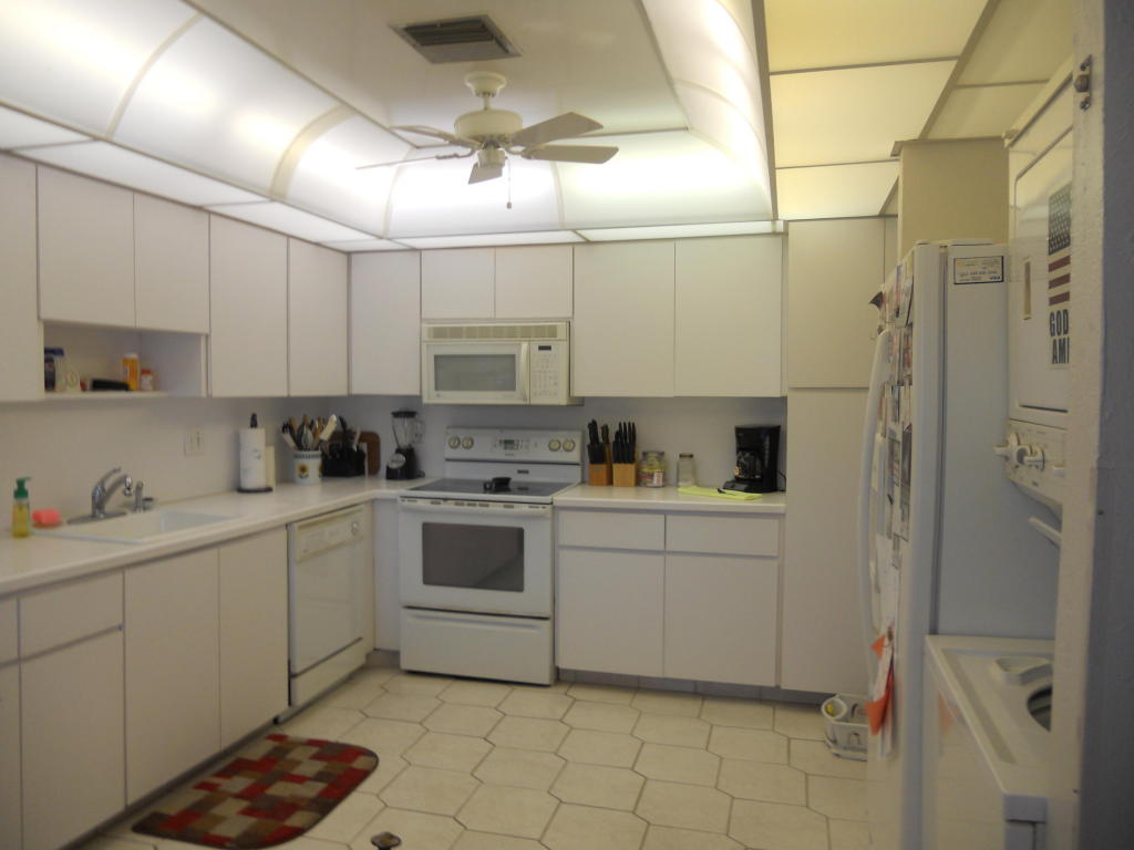1670 NW 18th Avenue, Delray Beach, FL 33445