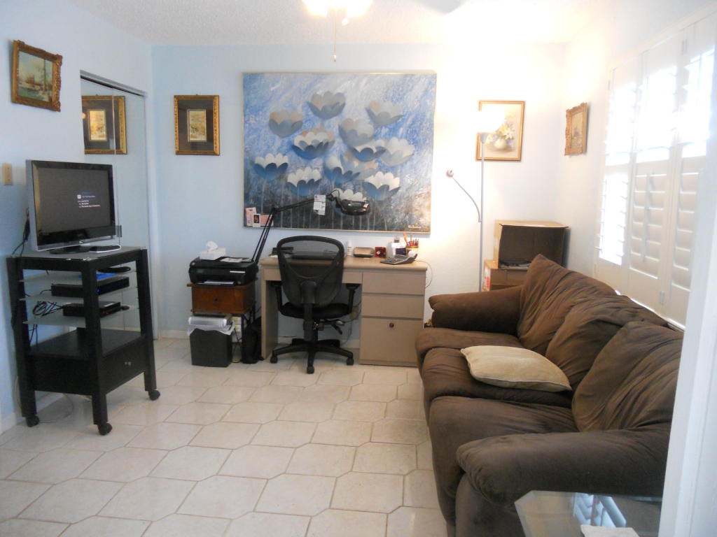 1670 NW 18th Avenue, Delray Beach, FL 33445