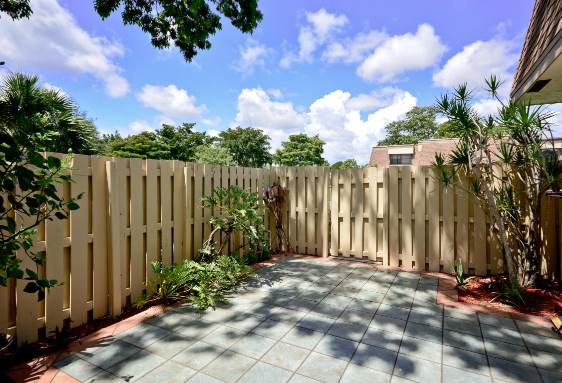 825 NW 30th Avenue, Delray Beach, FL 33445